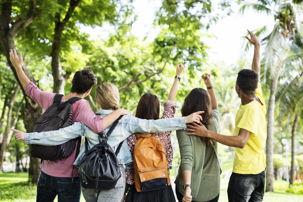 Adolescentii în bune relații